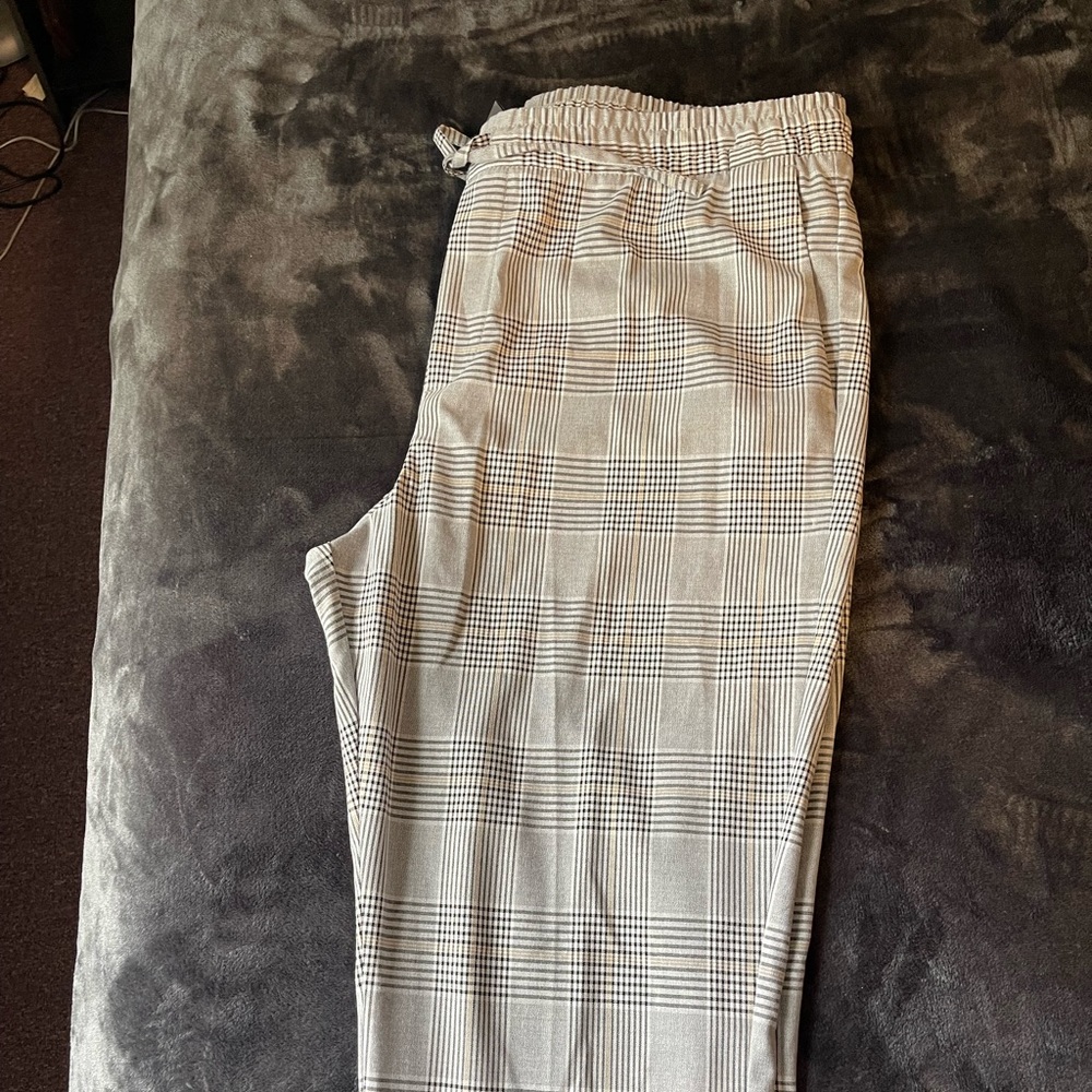 H&M Brand new stylish check designed pant